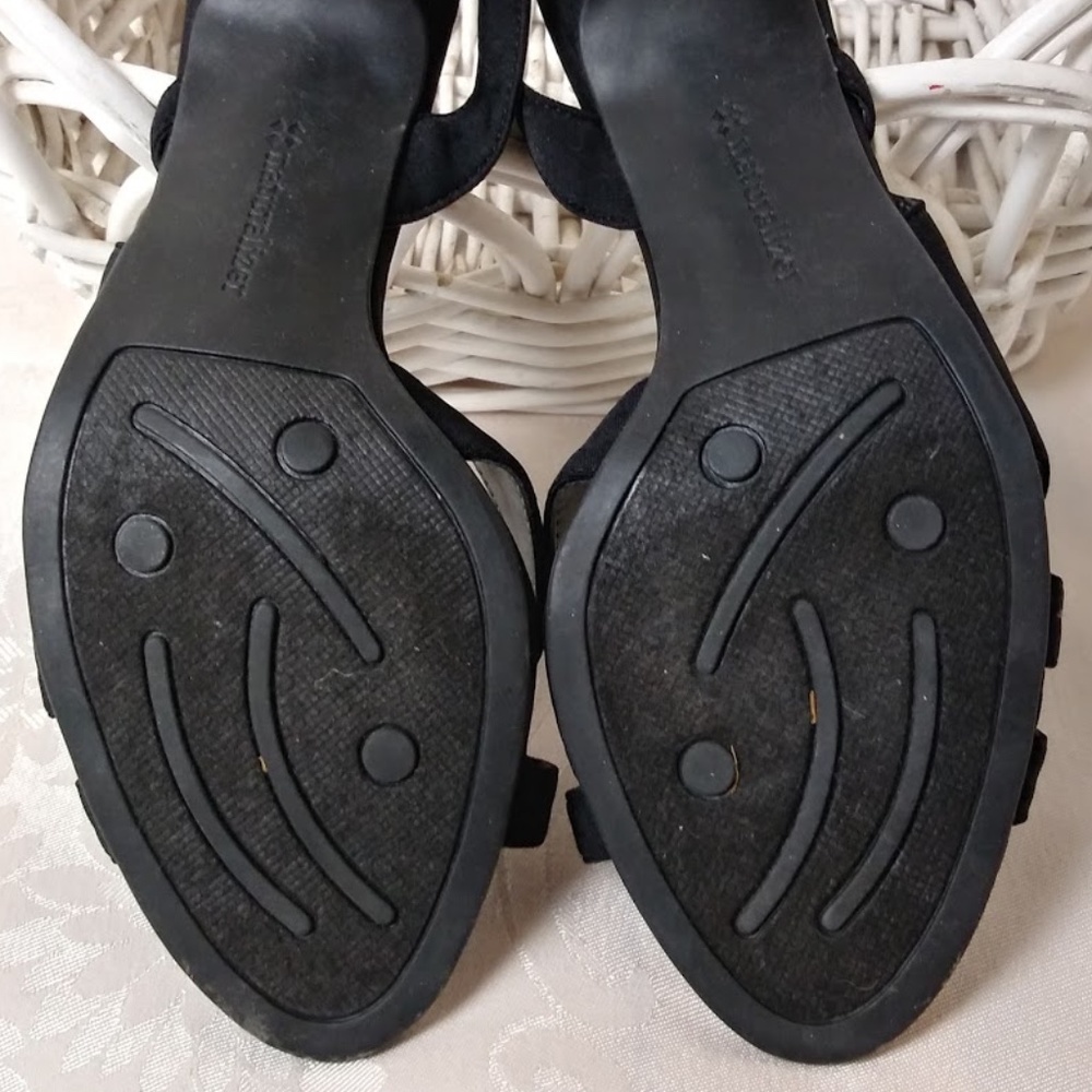 Naturalizer "Amour" Heels - Picture 6 of 7